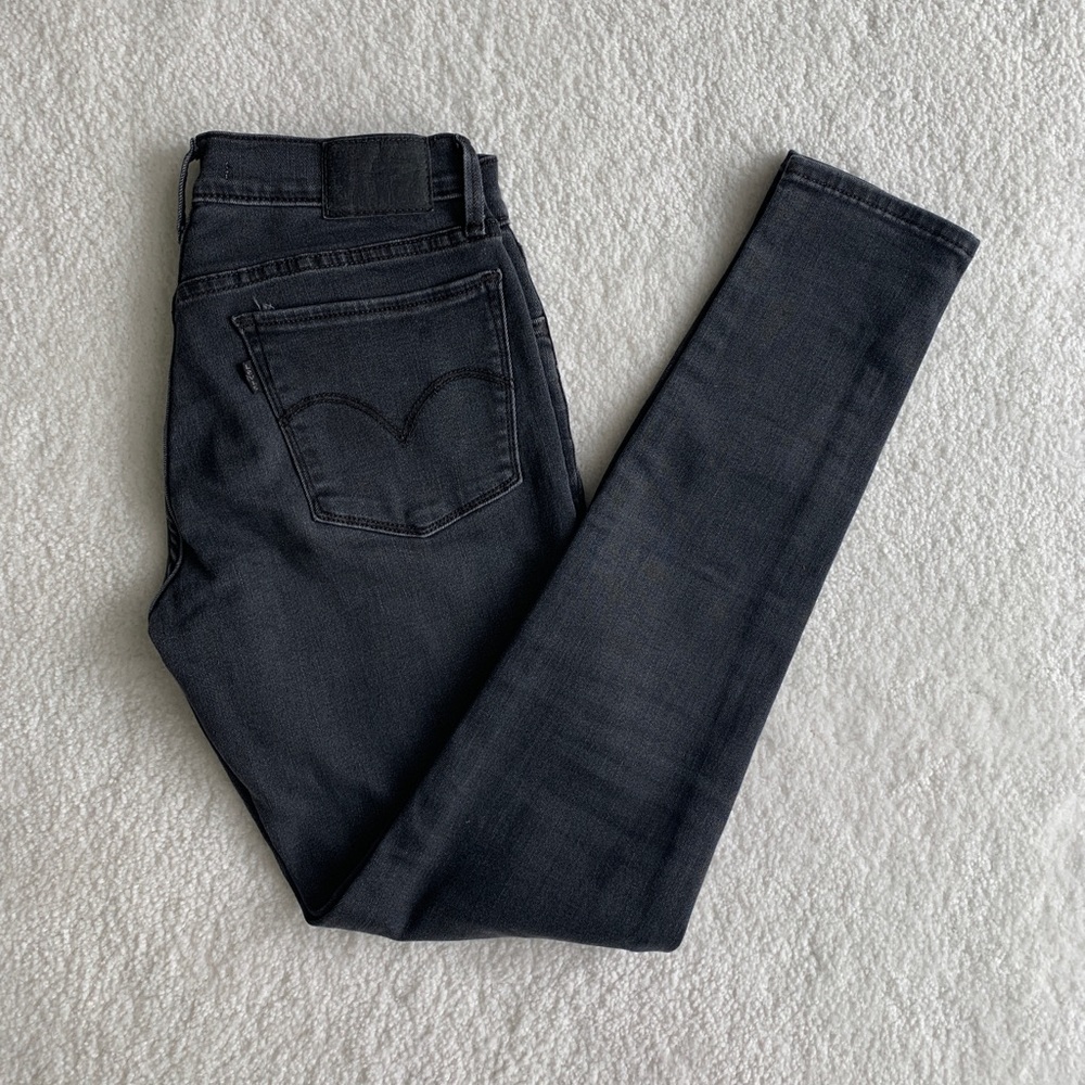 Women’s Skinny Black Levi’s Size 29